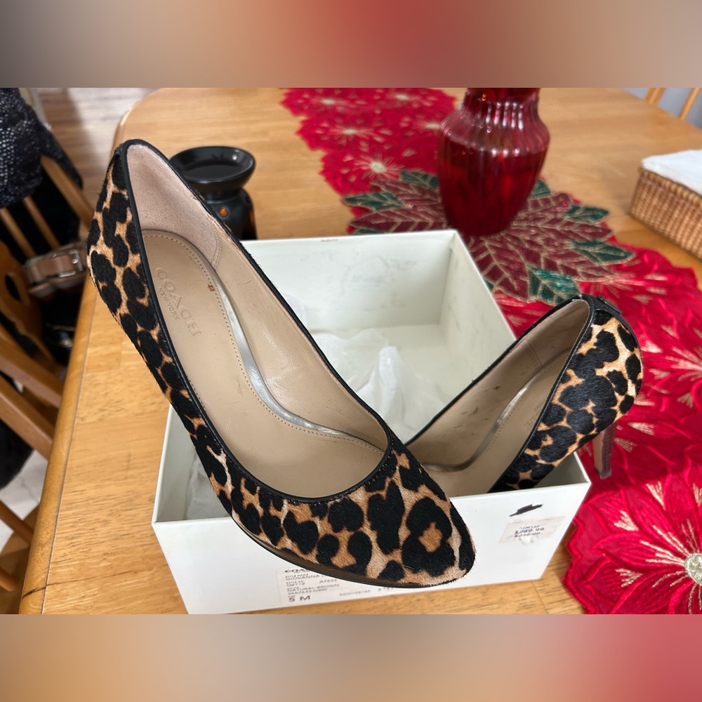 Coach pumps. Black patent and leopard print. Size 5M. Excellent condition. - Picture 2 of 3